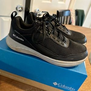 Youth Columbia size 3 Hatana waterproof shoes